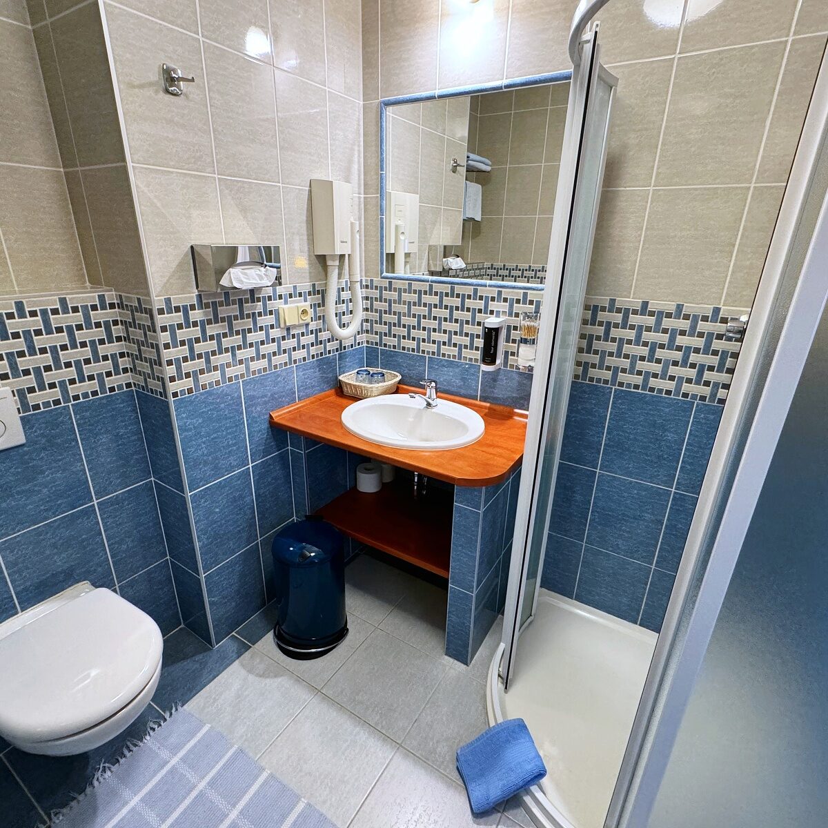 Room A7 Comfort bathroom